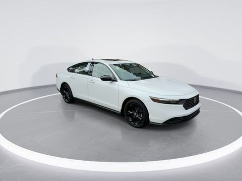 Used 2025 Honda Accord SE image 2
