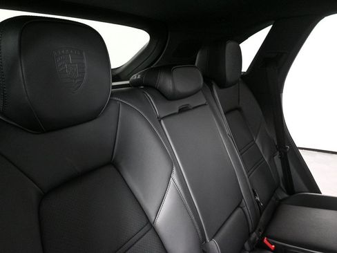 New 2026 Porsche Macan S image 29