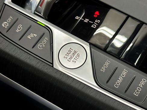 New 2026 BMW 330i Sedan w/ Convenience Package image 28