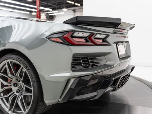 Used 2024 Chevrolet Corvette Z06 RWD image 32