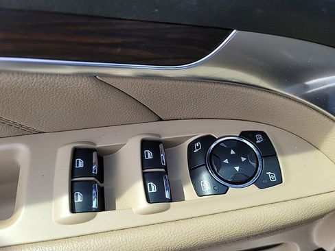 Used 2016 Ford Explorer Limited w/ Equipment Group 301A FWD image 11