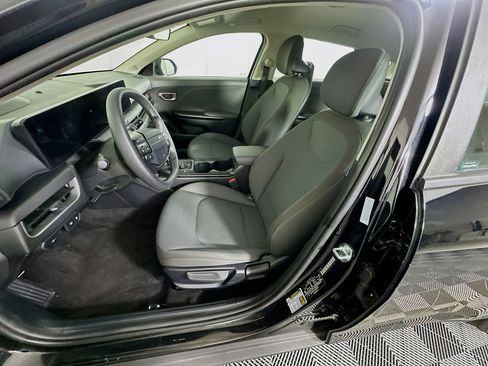 Used 2025 Kia K4 LXS image 13