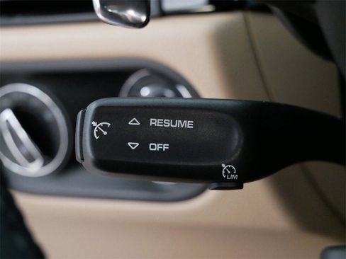 Used 2022 Porsche Macan image 23