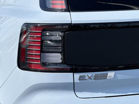 New 2026 Volvo EX30 Cross Country Ultra image 25