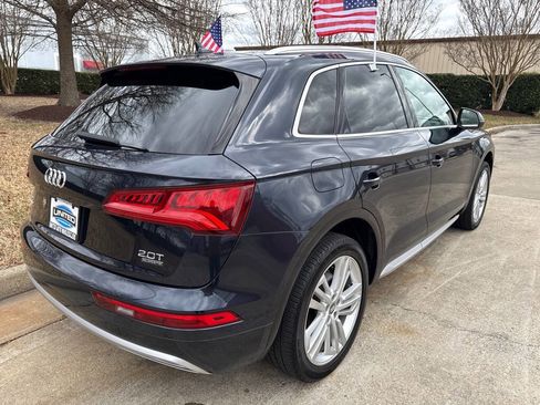 Used 2018 Audi Q5 2.0T Premium Plus w/ Premium Plus Package image 3