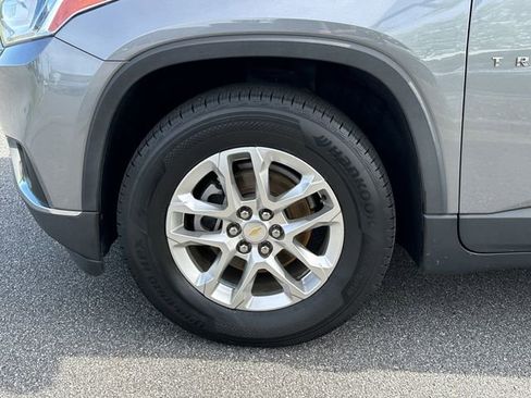 Used 2020 Chevrolet Traverse LT FWD image 12