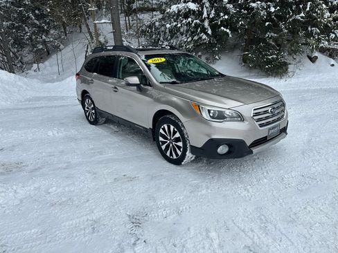 Used 2015 Subaru Outback 2.5i Limited image 3