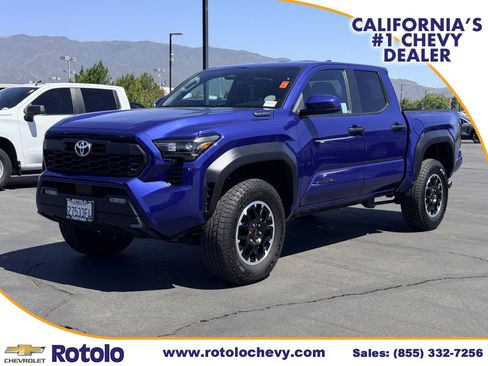 Used 2025 Toyota Tacoma TRD Off-Road AWD/4WD image 3