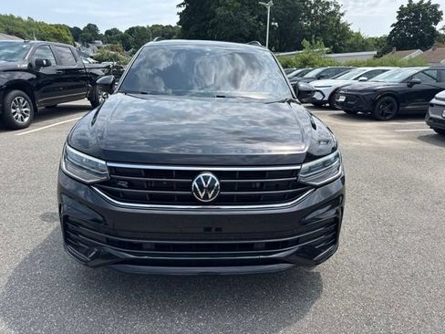 Used 2024 Volkswagen Tiguan SE R-Line AWD/4WD image 3