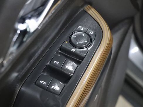 Used 2021 GMC Acadia SLE w/ Driver Convenience Package FWD image 17