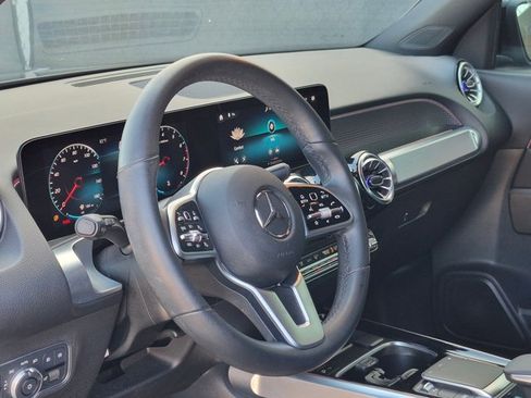 Used 2022 Mercedes-Benz GLB 250 image 6