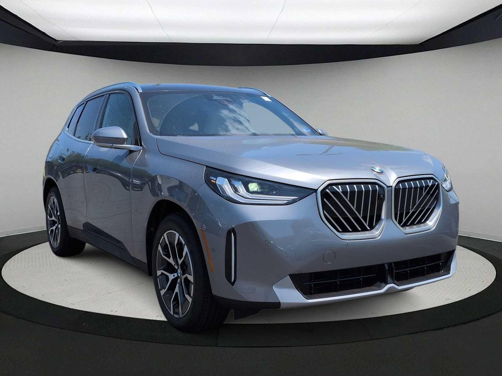 Used 2026 BMW X3 xDrive30i w/ Premium Package AWD/4WD image 2