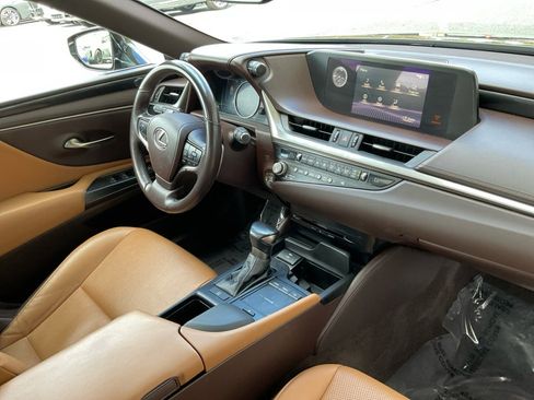 Used 2021 Lexus ES 250 image 36