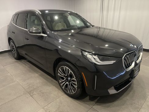 Used 2025 BMW X3 xDrive30i w/ Premium Package image 3