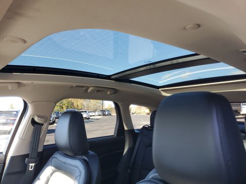 New 2026 Lincoln Corsair Premiere image 11