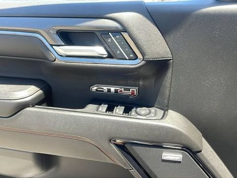 Used 2024 GMC Sierra 1500 AT4 w/ AT4 Preferred Package AWD/4WD image 28