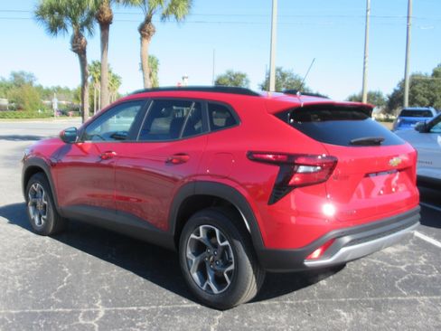 New 2026 Chevrolet Trax LT w/ Driver Confidence Package image 6