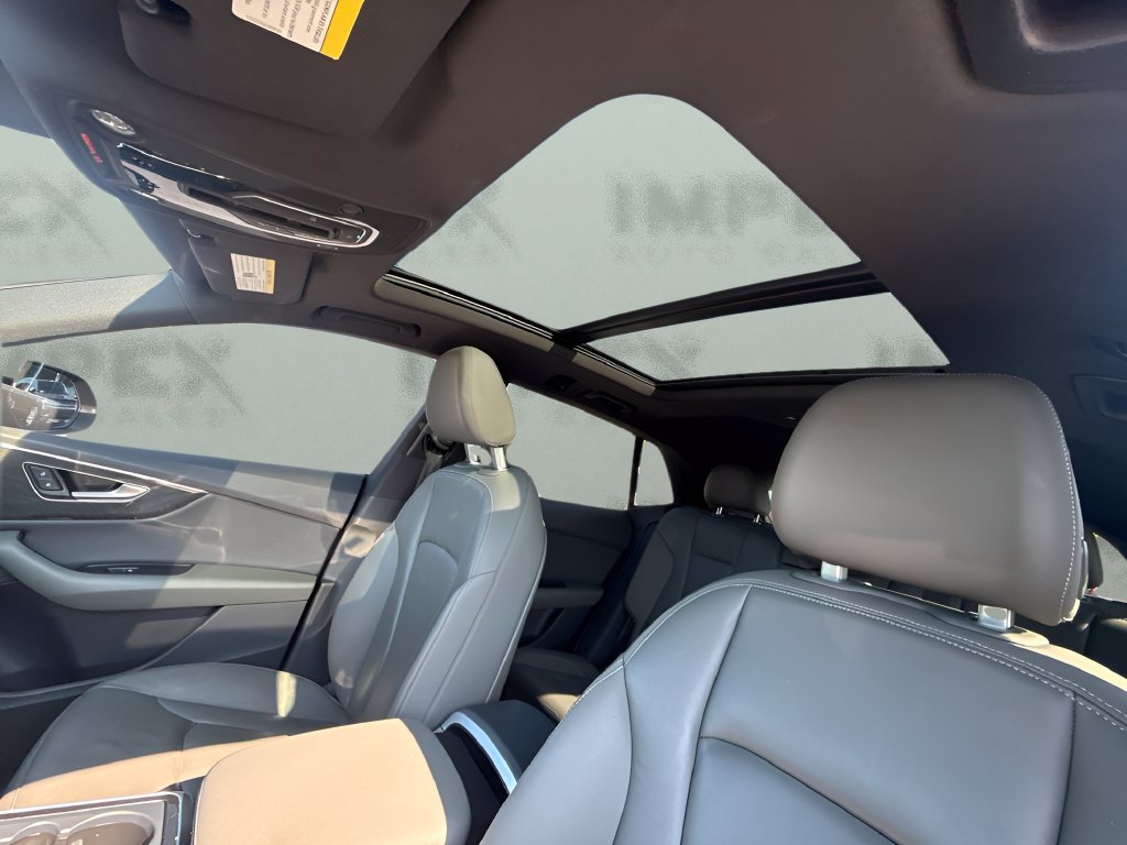 Used 2019 Audi Q8 Premium w/ Convenience Package AWD/4WD image 10