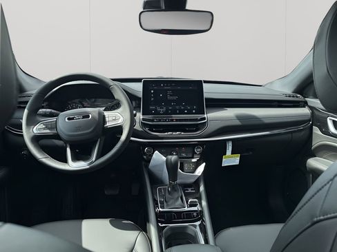 New 2026 Jeep Compass Latitude image 22
