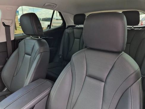 Used 2025 Buick Envision Preferred AWD/4WD image 9