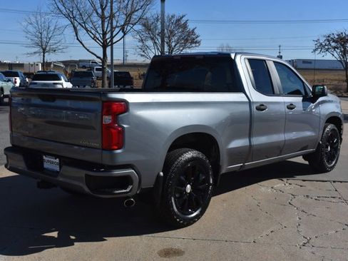 Used 2020 Chevrolet Silverado 1500 Custom w/ Custom Value Package image 5