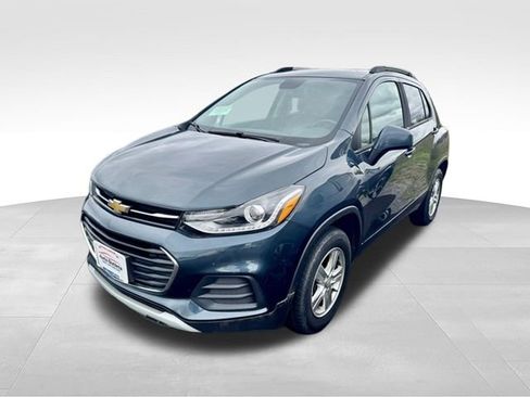 Used 2022 Chevrolet Trax LT w/ Driver Confidence Package AWD/4WD image 3