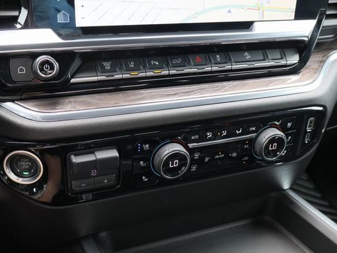 Used 2025 Chevrolet Silverado 2500 LTZ w/ LTZ Plus Package image 17