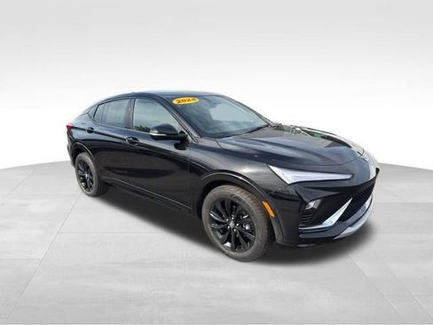 Used 2024 Buick Envista Sport Touring w/ Convenience II Package FWD image 3