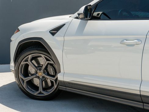 Used 2020 Lamborghini Urus AWD/4WD image 42