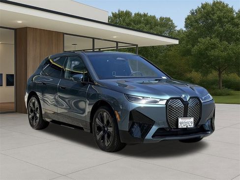 Used 2025 BMW iX xDrive50 w/ Sport Package image 4