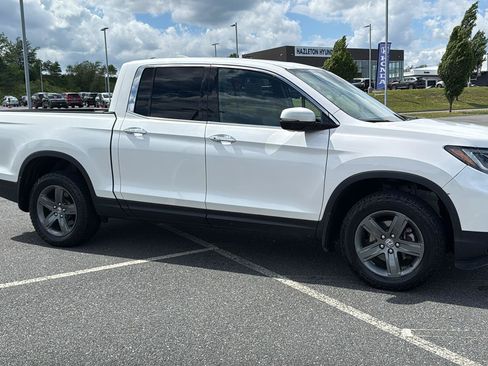 Used 2023 Honda Ridgeline RTL-E image 3
