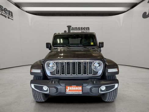 Used 2025 Jeep Wrangler Unlimited Sahara w/ Safety Group AWD/4WD image 7