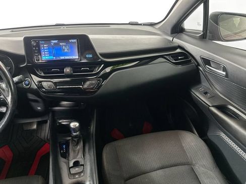 Used 2018 Toyota C-HR XLE FWD image 22