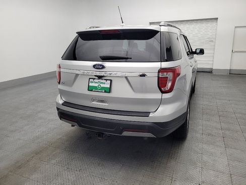 Used 2019 Ford Explorer XLT w/ Equipment Group 201A FWD image 7