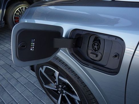 New 2025 Chevrolet Equinox EV LT image 13