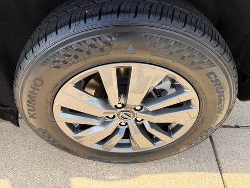 Used 2025 Nissan Pathfinder SV FWD image 29