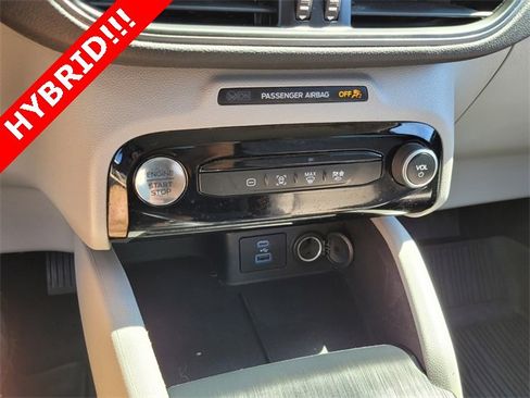 Used 2023 Ford Escape SE image 21