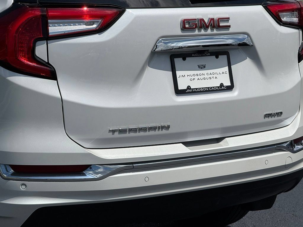 Used 2023 GMC Terrain Denali AWD/4WD image 10