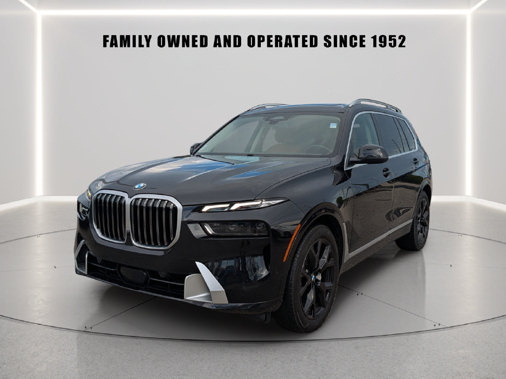 Used 2024 BMW X7 xDrive40i w/ Premium Package AWD/4WD image 2