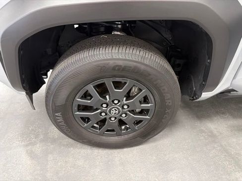 Certified 2025 Toyota 4Runner SR5 AWD/4WD image 27
