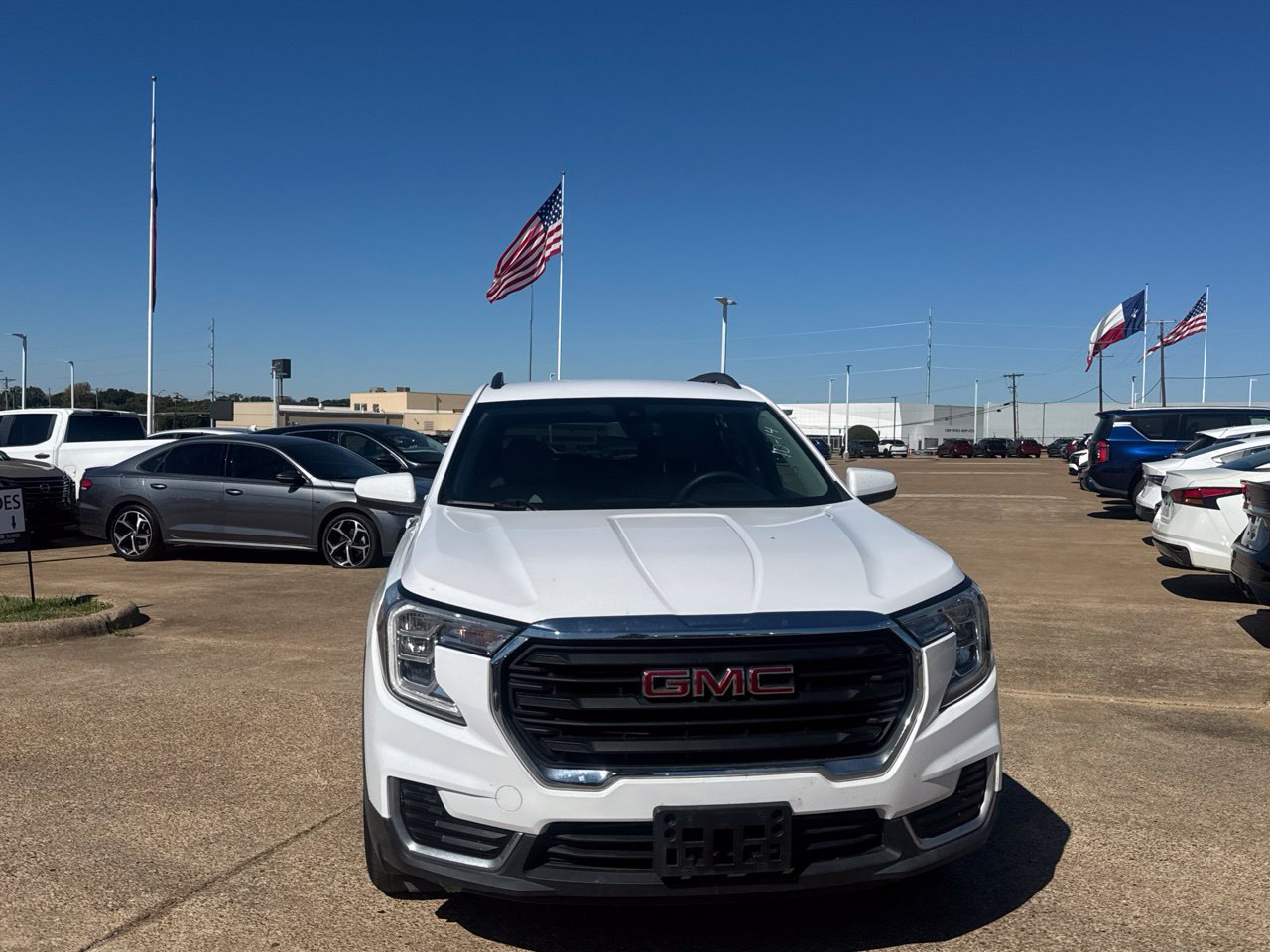 Used 2022 GMC Terrain SLE w/ Driver Convenience Package FWD image 5
