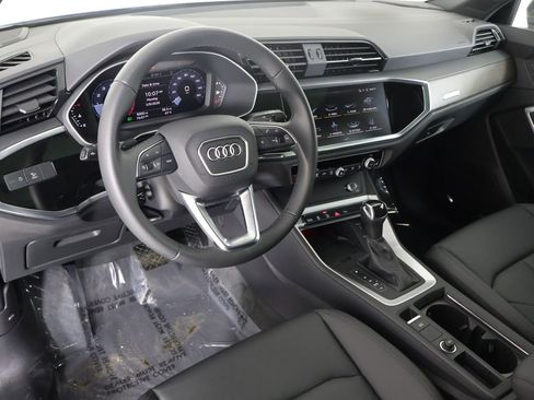 Certified 2025 Audi Q3 2.0T Premium Plus w/ Premium Plus Package image 2