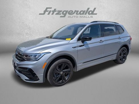 Used 2024 Volkswagen Tiguan SE R-Line AWD/4WD image 2