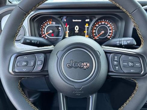New 2025 Jeep Gladiator Sport AWD/4WD image 23