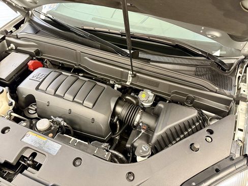 Used 2012 GMC Acadia SL w/ Preferred Package image 18