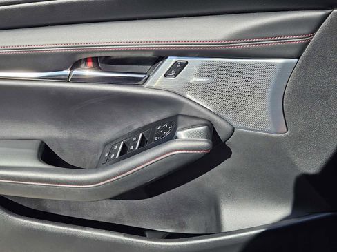 Used 2023 MAZDA MAZDA3 s image 23
