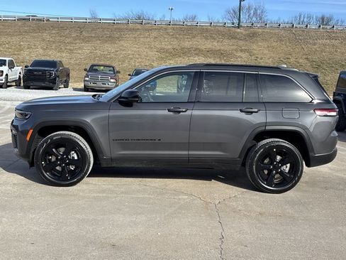 New 2026 Jeep Grand Cherokee Limited w/ Limited Altitude Package image 10