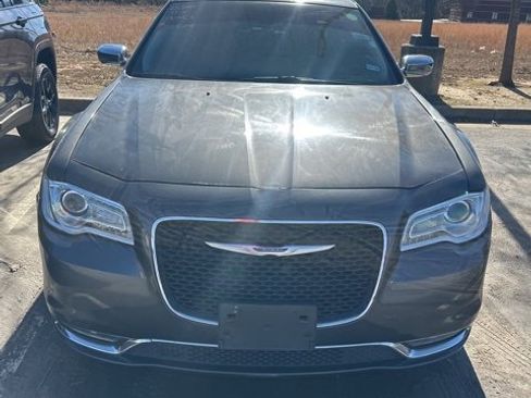 Used 2020 Chrysler 300 Limited image 6