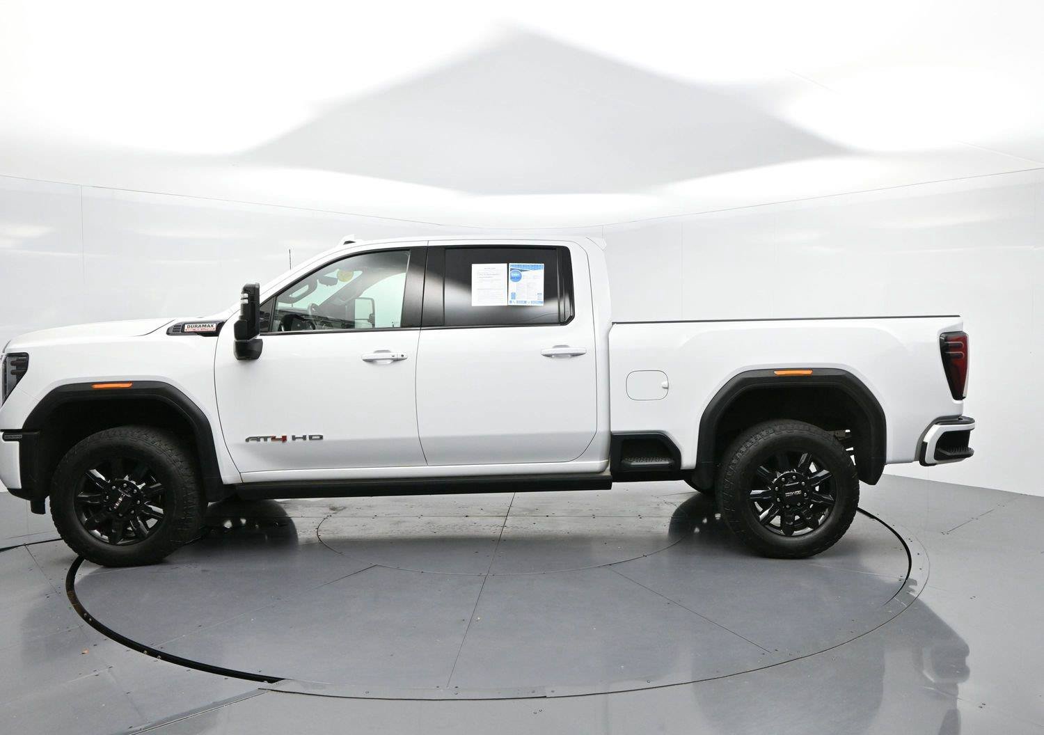 Used 2024 GMC Sierra 2500 AT4 w/ AT4 Premium Plus Package AWD/4WD image 4