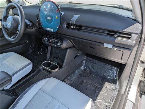 Certified 2025 MINI Cooper 4-Door Hardtop FWD image 22